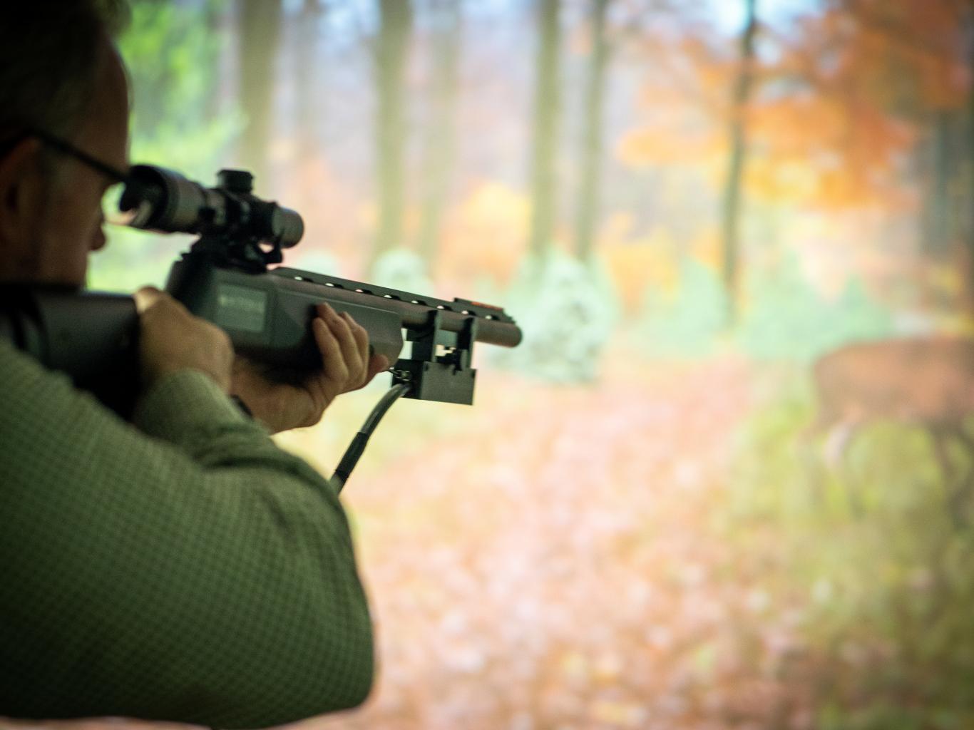 Realitätsnah schießen mit <br>der eigenen Waffe Realitätsnah schießen mit <br>der eigenen Waffe